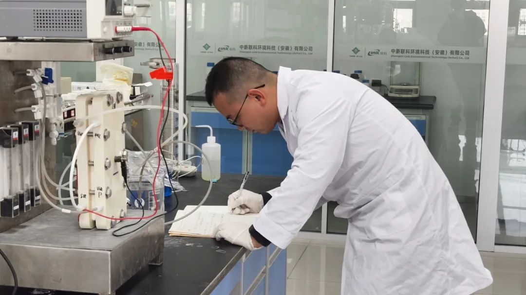 1743992160457918.jpg 1743992160457918.jpg